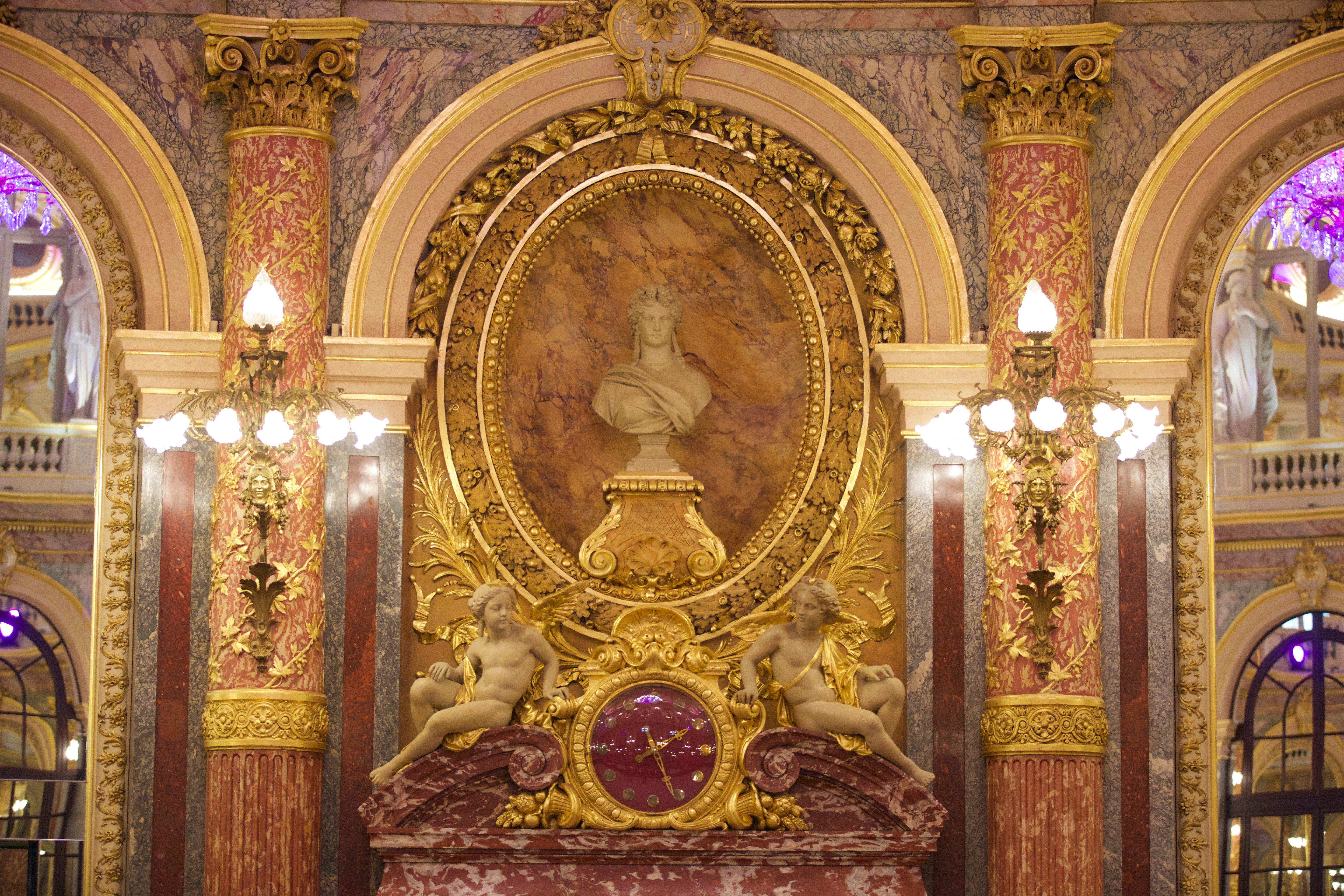 Intercontinental Paris Le Grand By Ihg Hotel Exterior photo The tomb of Queen Marie-Antoinette