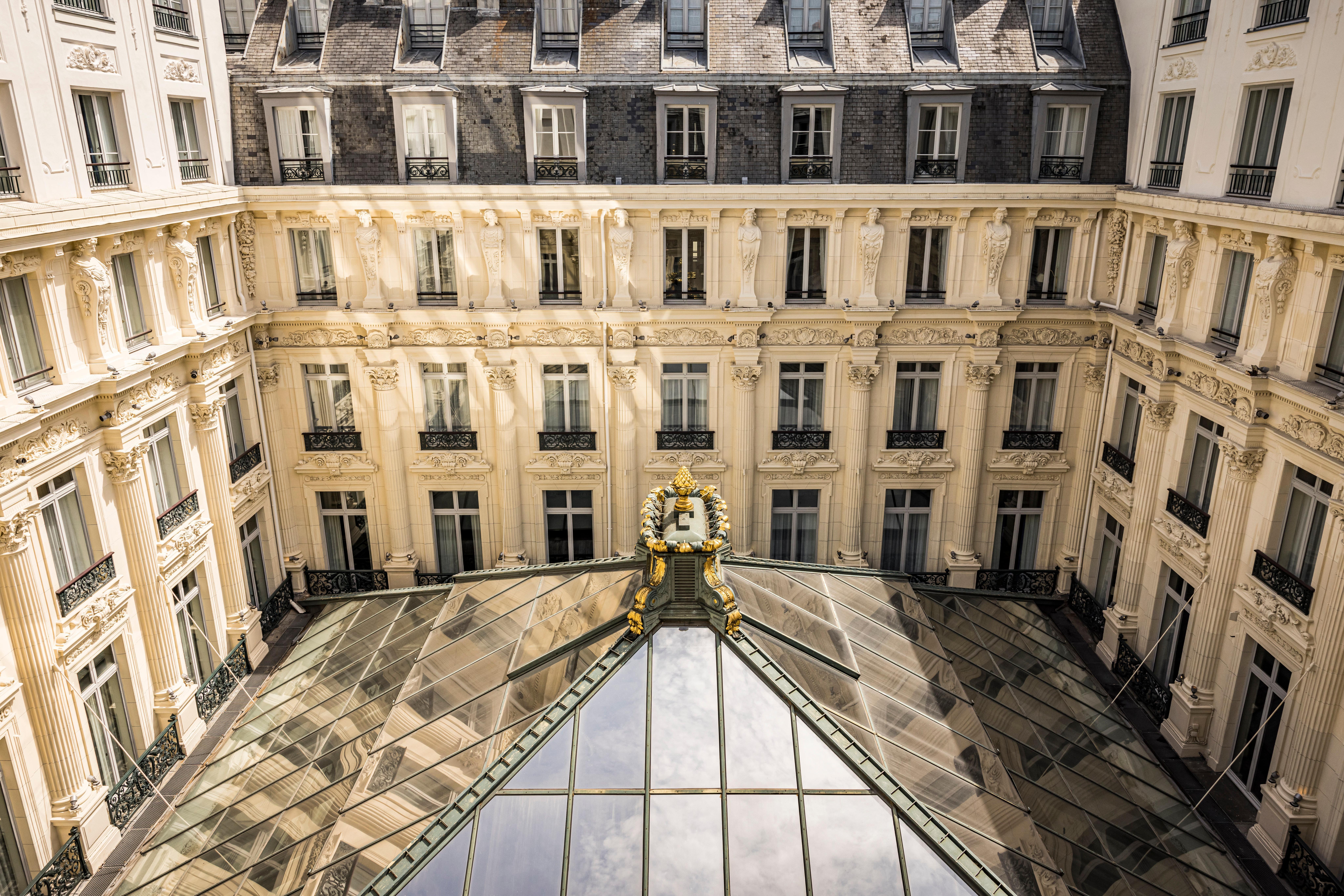 Intercontinental Paris Le Grand By Ihg Hotel Exterior photo The courtyard of the Hôtel de Crillon