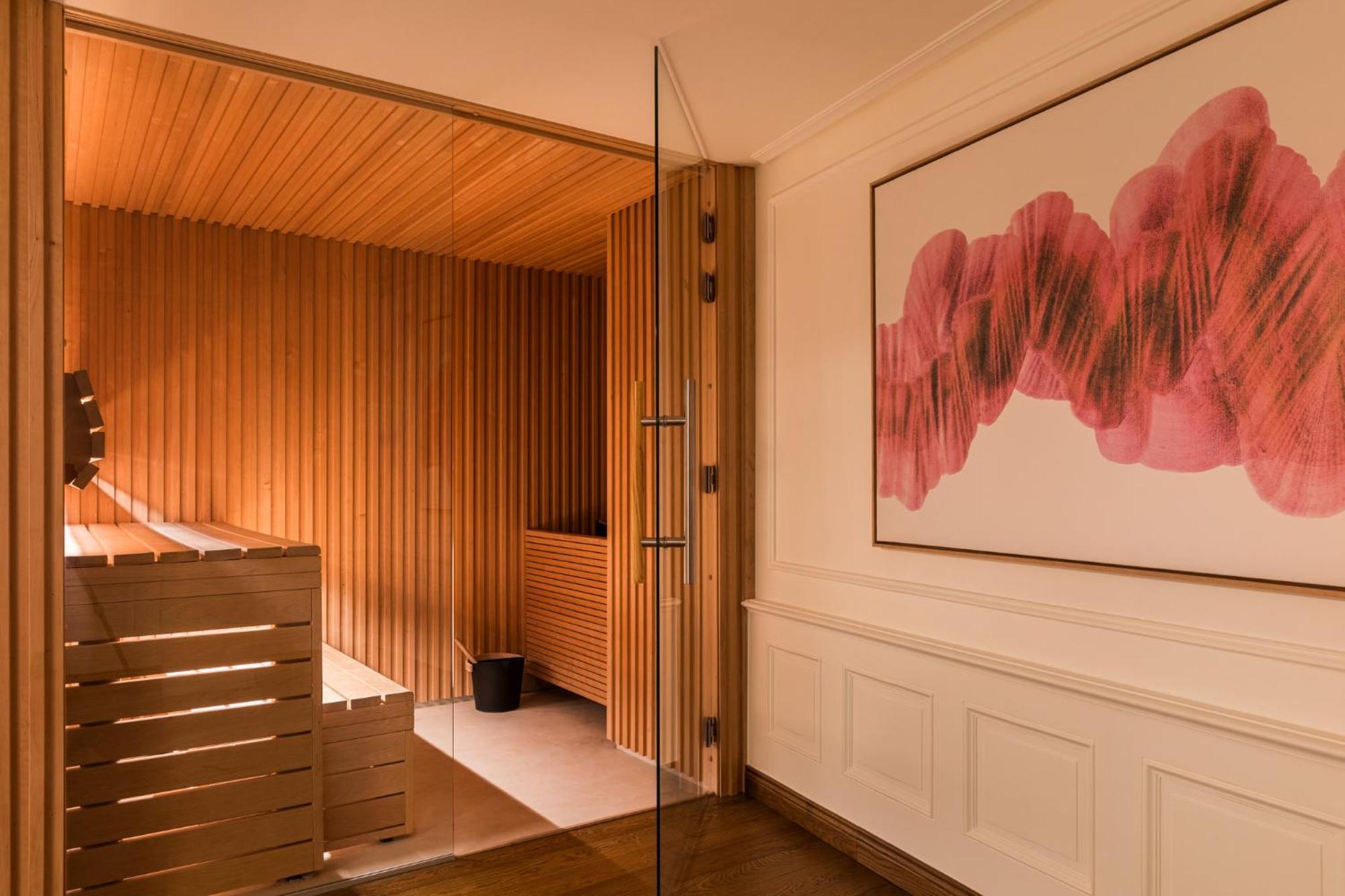Intercontinental Paris Le Grand By Ihg Hotel Exterior photo A private sauna at The Dorchester, London
