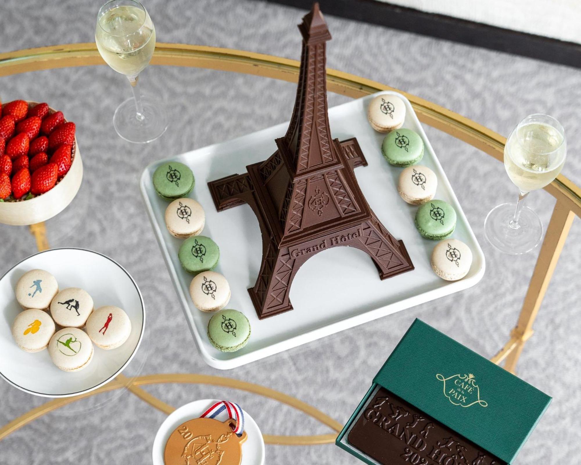 Intercontinental Paris Le Grand By Ihg Hotel Exterior photo Chocolate tower